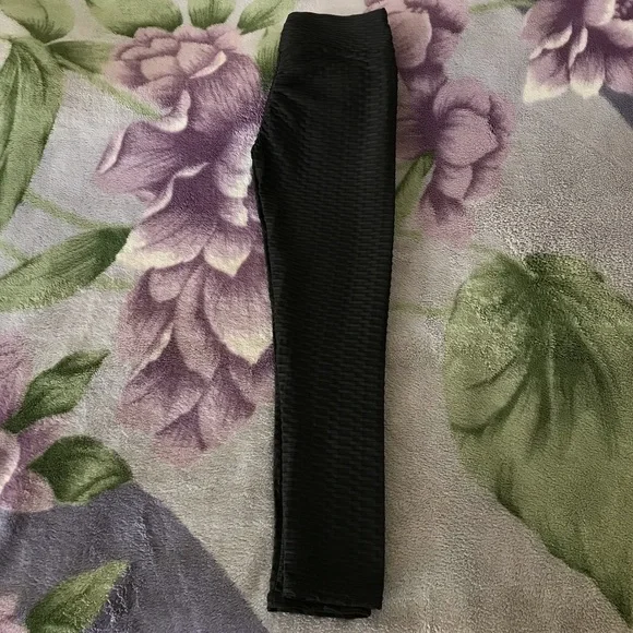 SHEIN Solid Textured Sports Leggings with Phone Pocket - Picture 11 of 16